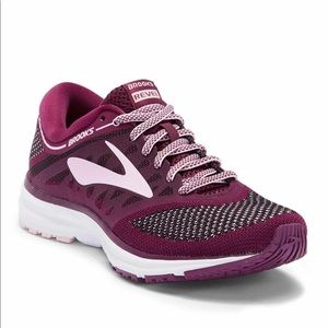 Brooks Revel size 7.5